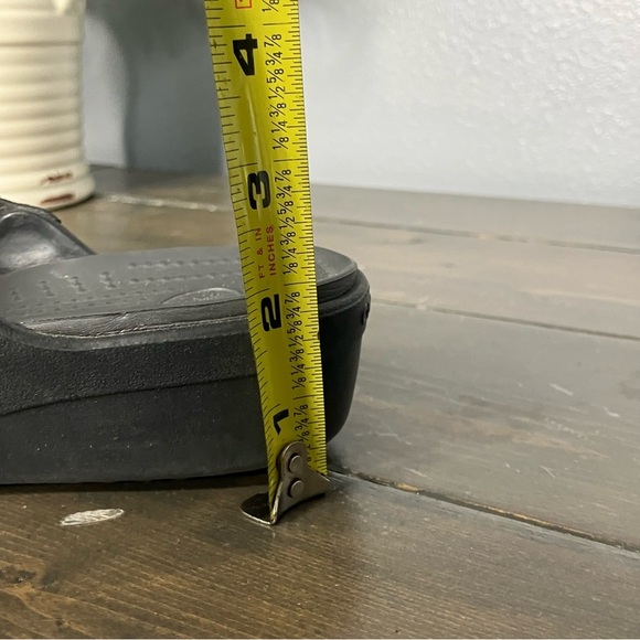 Crocs Sandals Women’s 6 Sanrah Black Embellished Summer Beach Casual - Picture 11 of 12